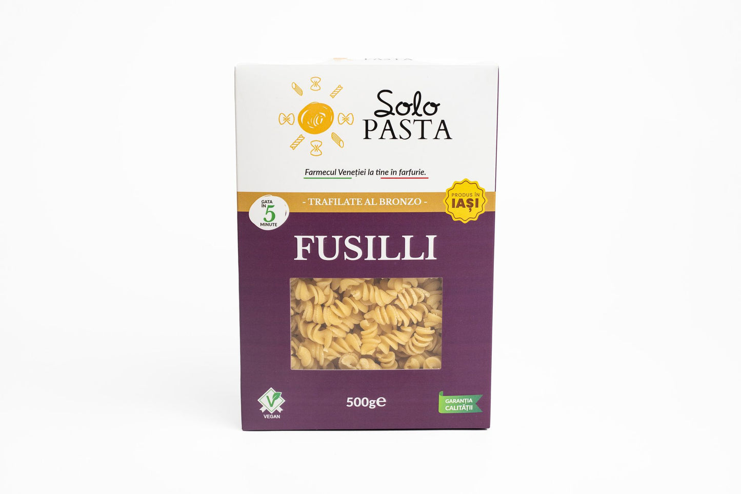 Pachet Fusilli uscate, sos paste roșii și busuioc, vin alb sec Domeniile Averești