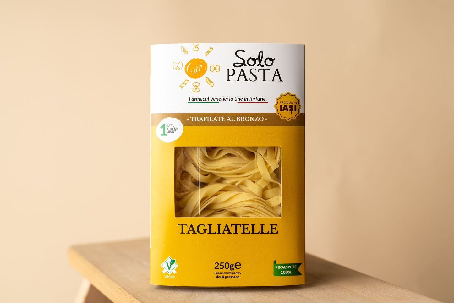 Tagliatelle proaspete